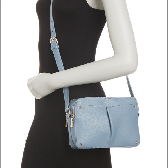 HOST PICKSTEVE MADDEN 💙Bandana Pleat Camera Bag - Picture 5 of 15